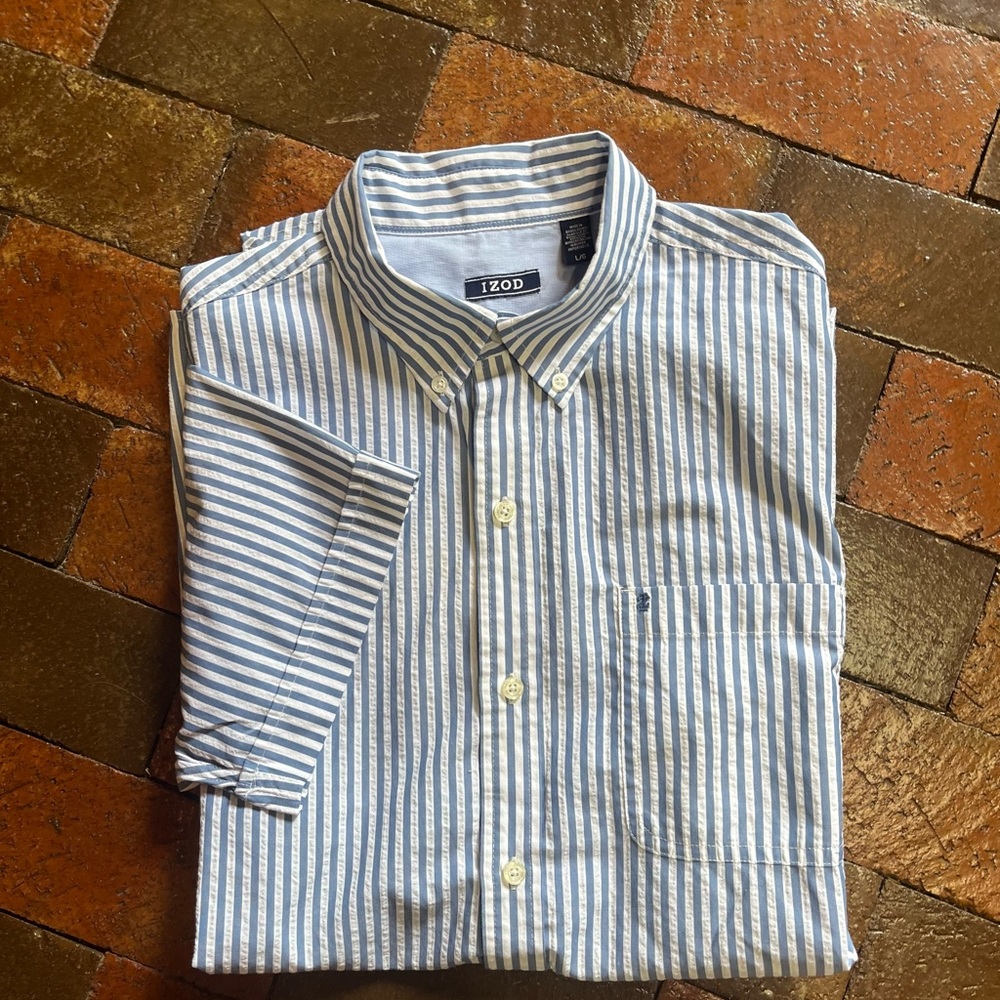 Izod size Large button down shirt short sleeve